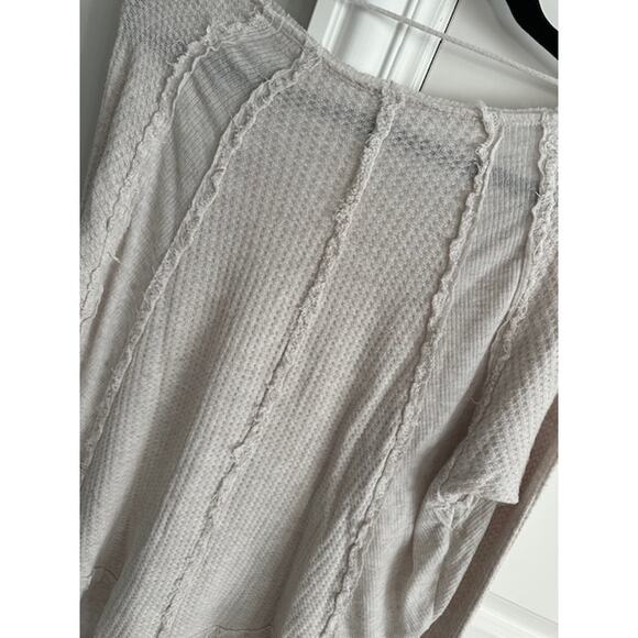 We The Free Catalina Thermal Top Color:  Oatmeal Heather SIze: Medium - Picture 7 of 8